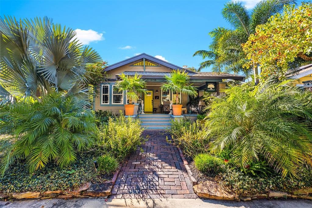2758 BURLINGTON AVENUE N ST PETERSBURG, FL 33713