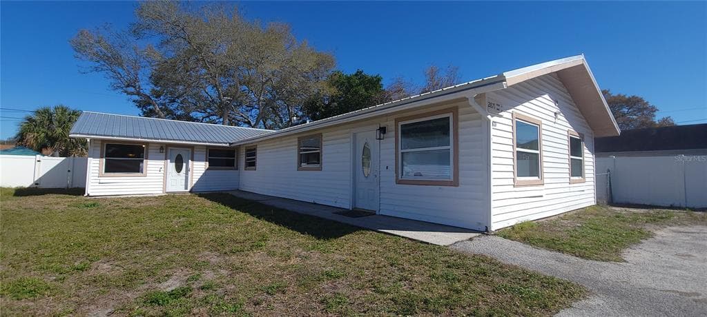 2871 WILLOW AVENUE LARGO, FL 33771