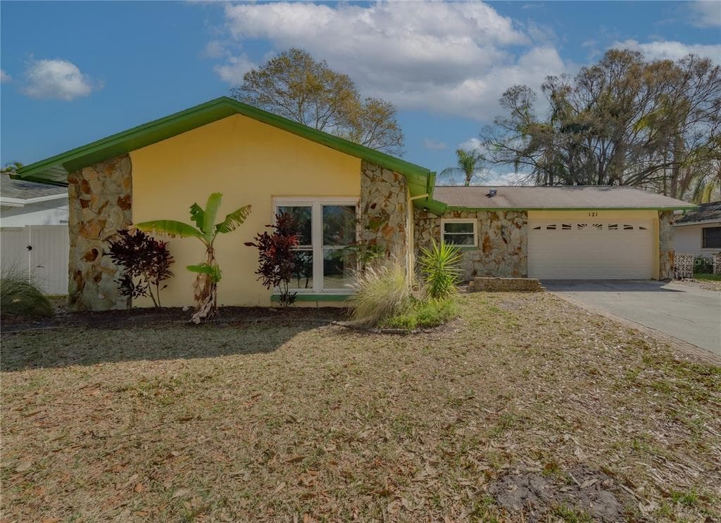 121 COUNTRY VILLAS DRIVE SAFETY HARBOR, FL 34695