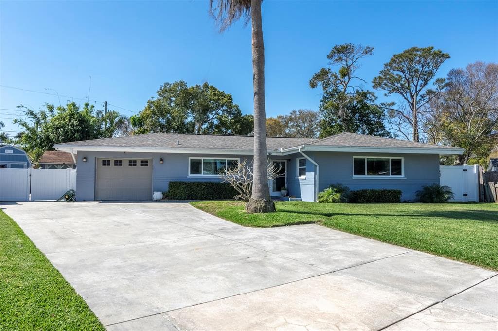 10048 NASSAU COURT SEMINOLE, FL 33776
