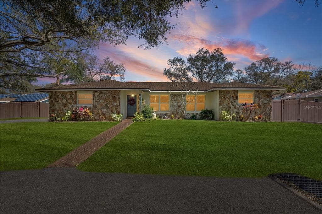9973 WILSON AVENUE SEMINOLE, FL 33776