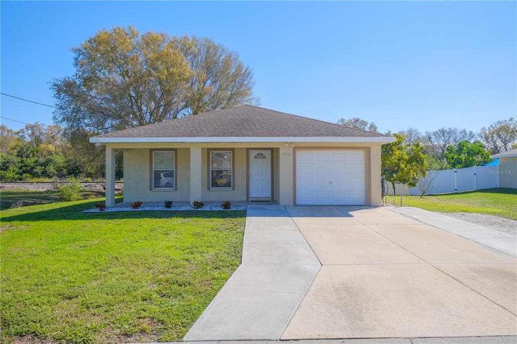 7831 17TH STREET COURT E SARASOTA, FL 34243