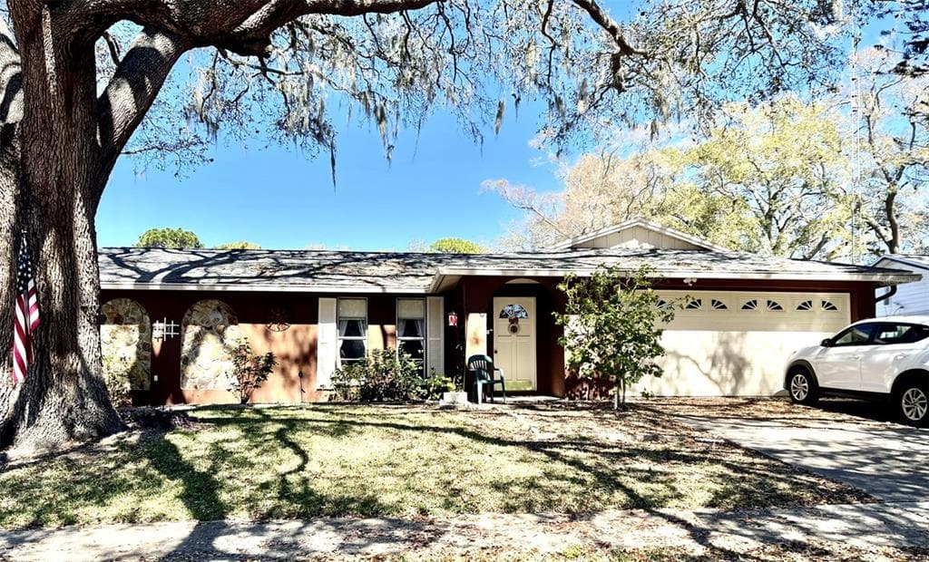 1894 SOURWOOD BOULEVARD DUNEDIN, FL 34698