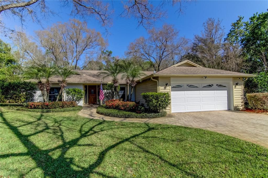 2508 VICTARRA CIR LUTZ, FL 33559