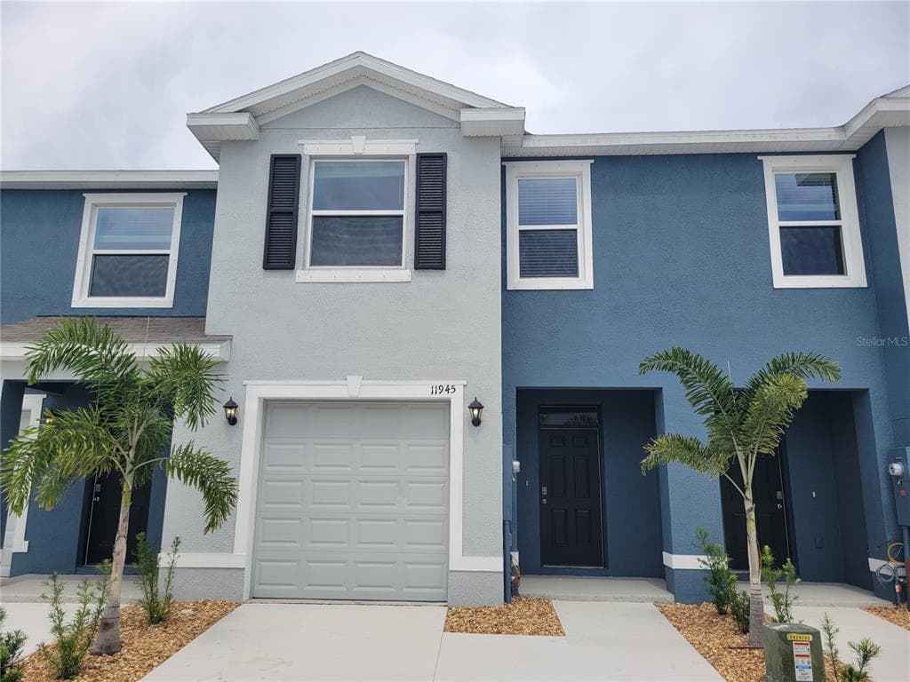11945 HAMILTON AVENUE LARGO, FL 33774