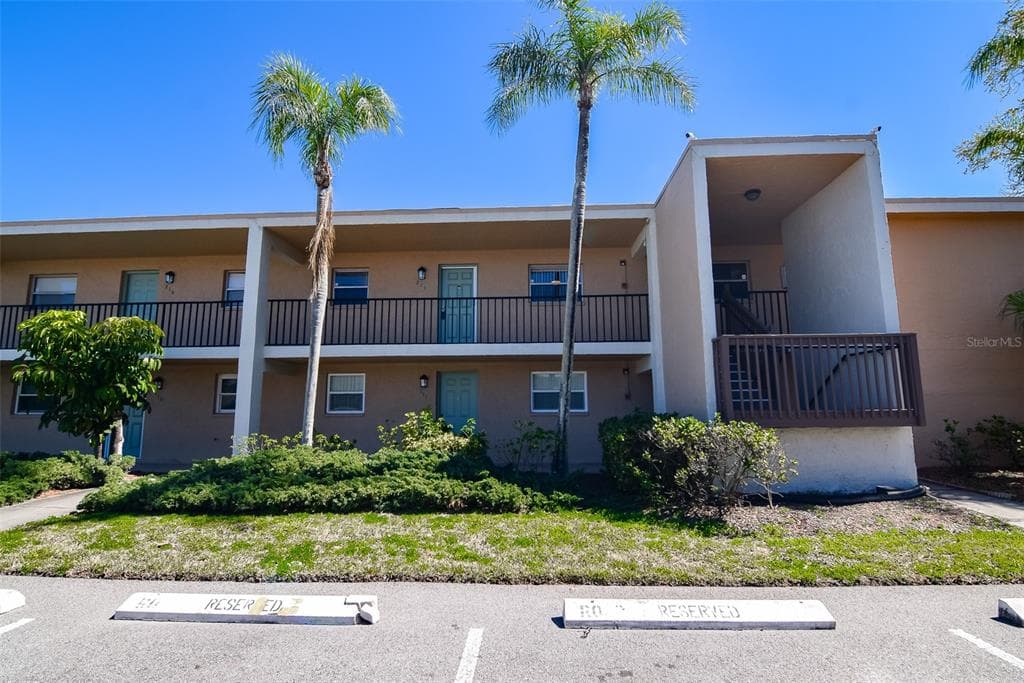 12300 PARK BOULEVARD UNIT 211 SEMINOLE, FL 33772
