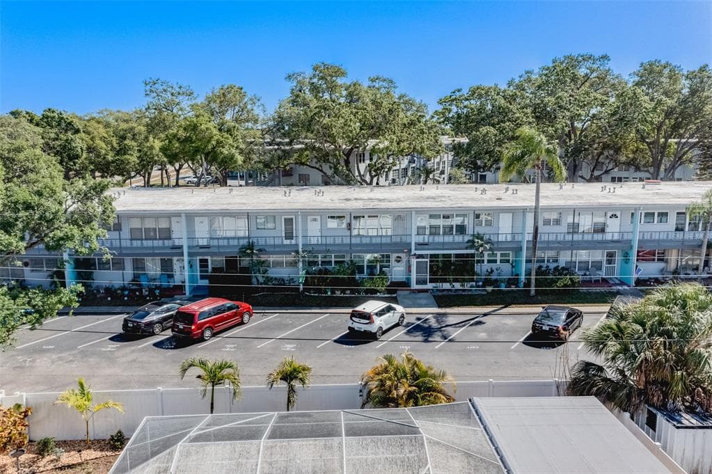5820 43RD TERRACE N UNIT 1505 KENNETH CITY, FL 33709