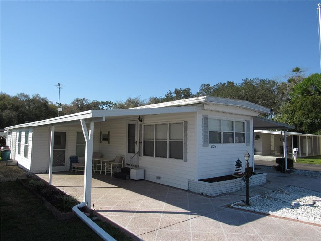 37016 SANDRA AVENUE ZEPHYRHILLS, FL 33542