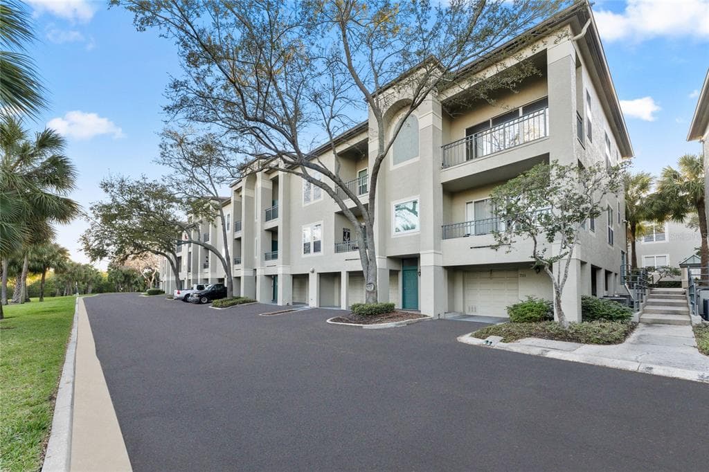 739 CRUISE VIEW DRIVE UNIT 739