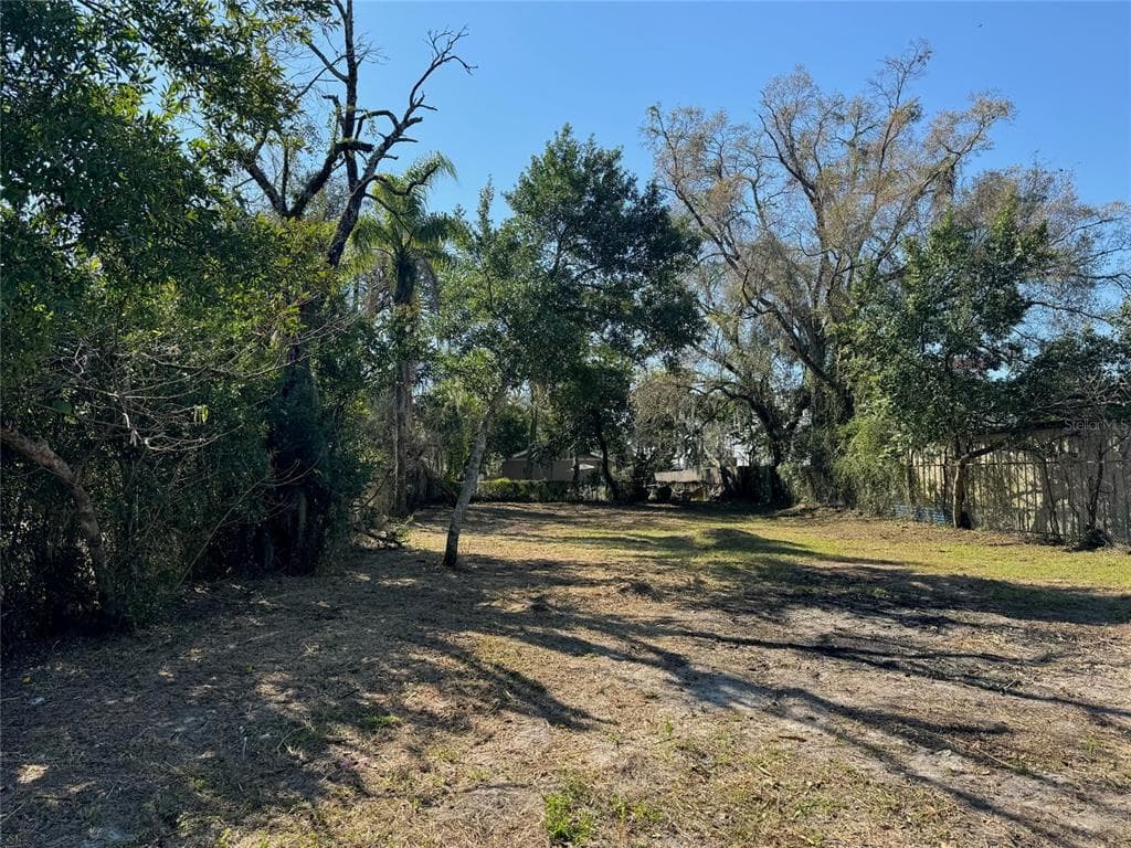 907 E OKALOOSA AVENUE TAMPA, FL 33604