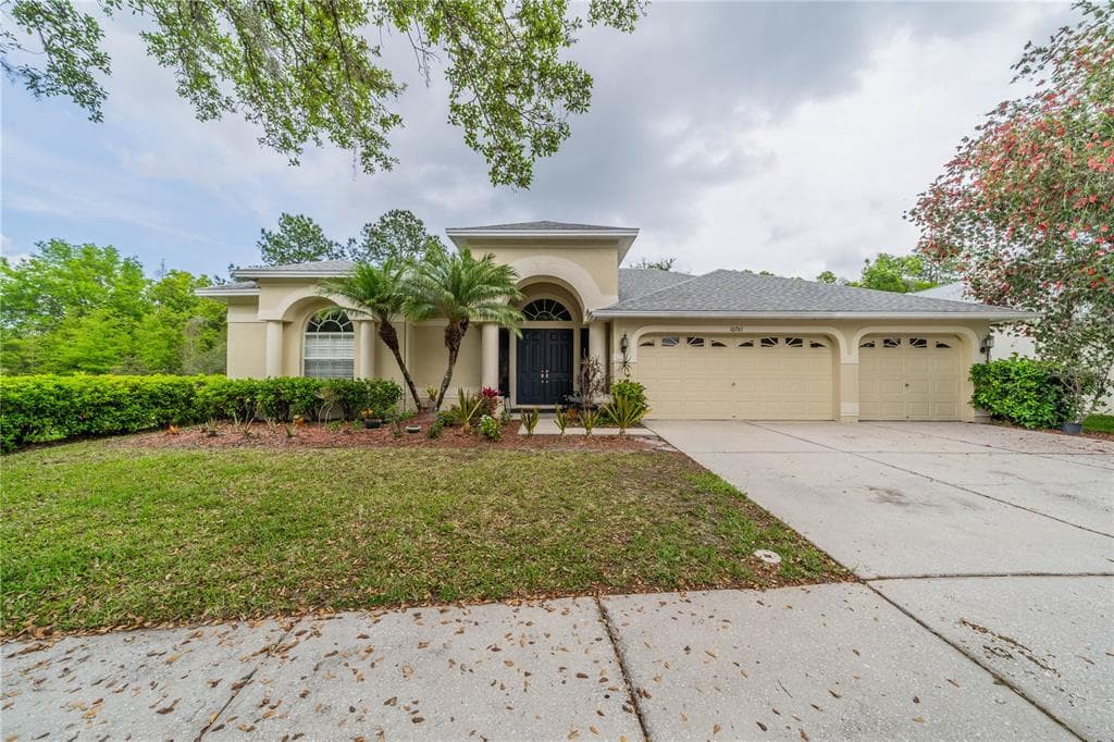 10761 PLANTATION BAY DR TAMPA, FL 33647