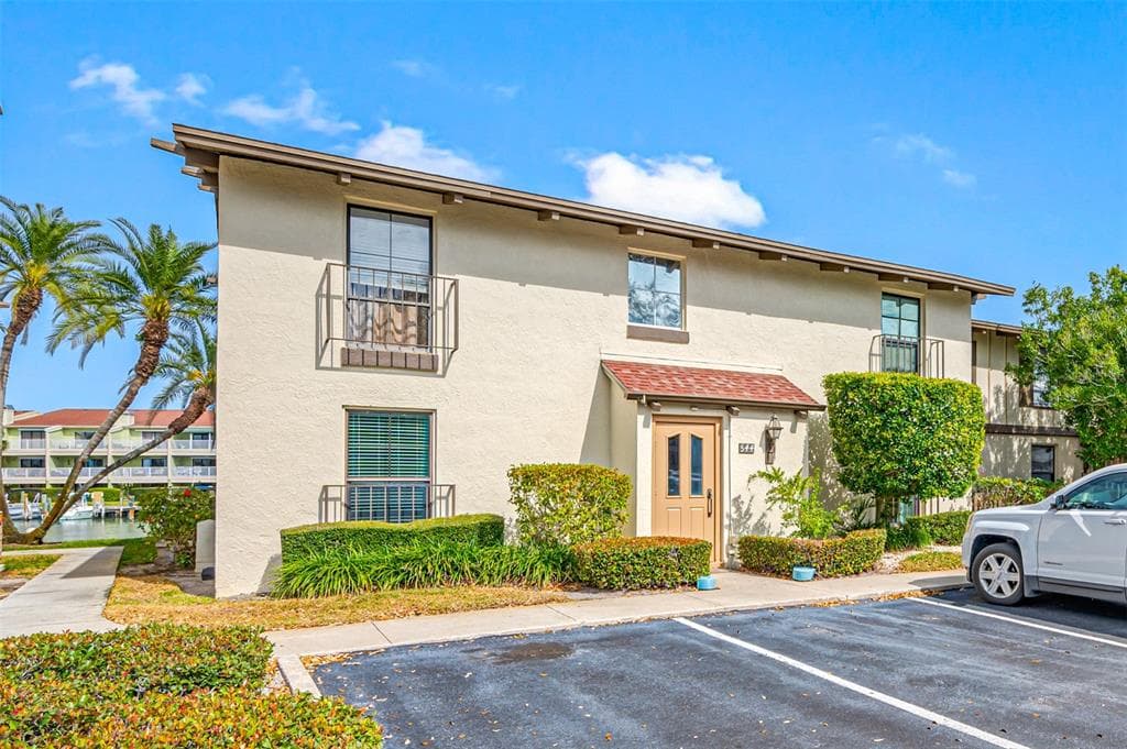 544 PLAZA SEVILLE COURT UNIT 82 TREASURE ISLAND, FL 33706