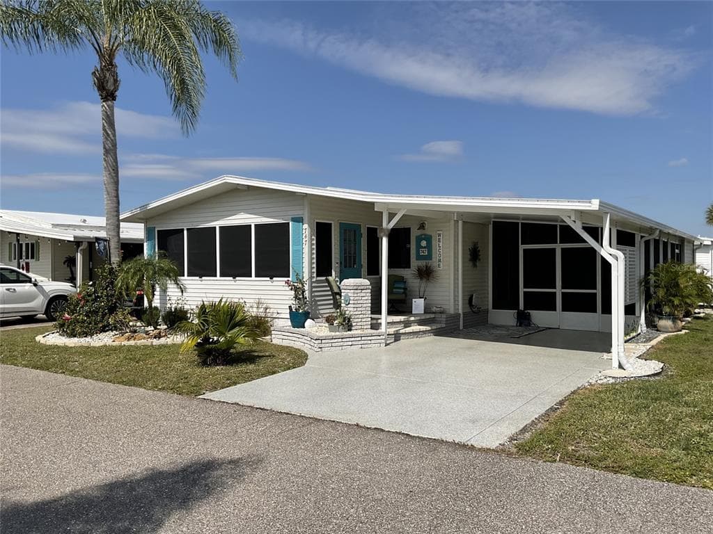 2100 KINGS HIGHWAY UNIT 747 PORT CHARLOTTE, FL 33980