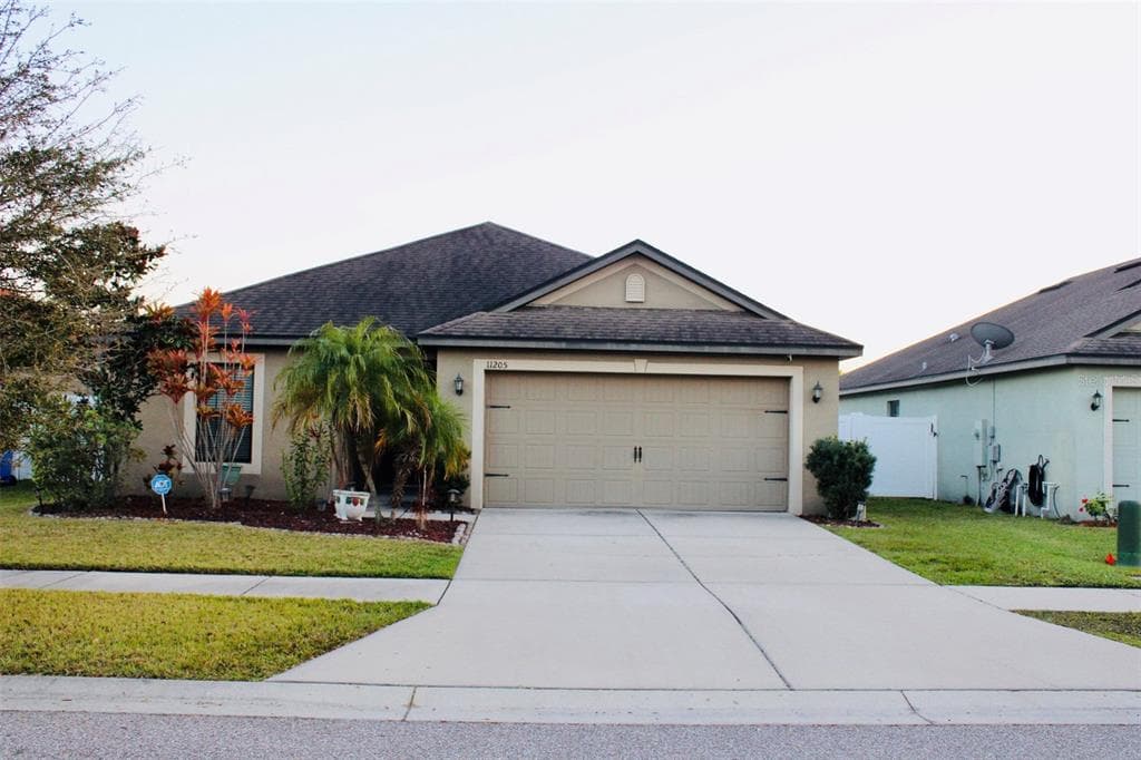 11205 CARRICK STONE STREET WIMAUMA, FL 33598