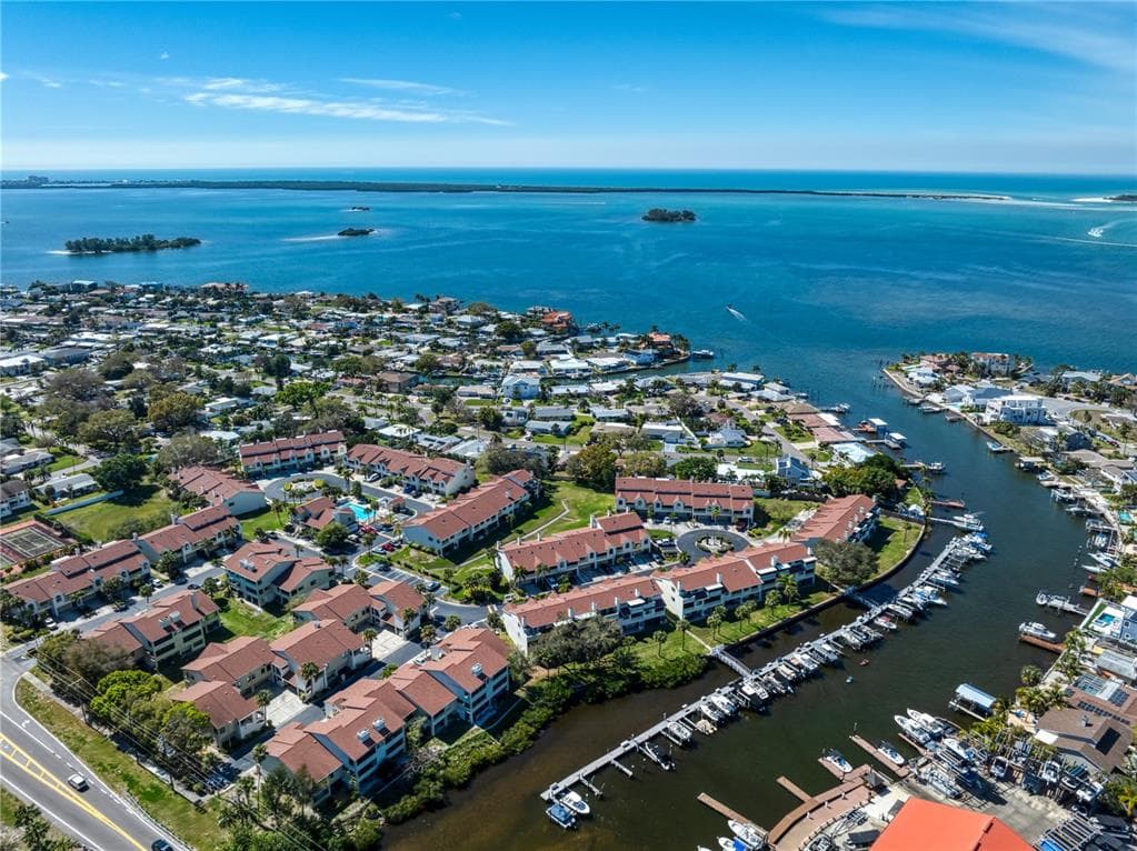 617 DUCHESS BOULEVARD DUNEDIN, FL 34698