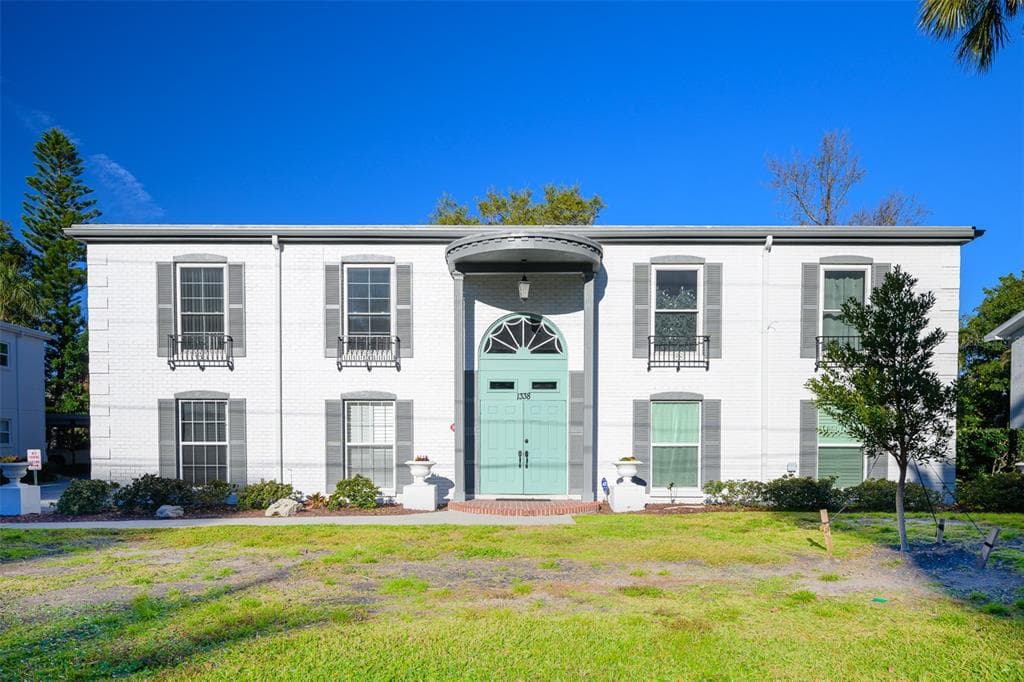 1338 SNELL ISLE BOULEVARD NE UNIT 3 ST PETERSBURG, FL 33704