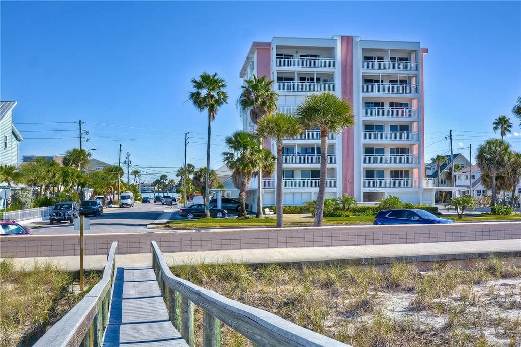 555 GULF WAY UNIT 6S ST PETE BEACH, FL 33706