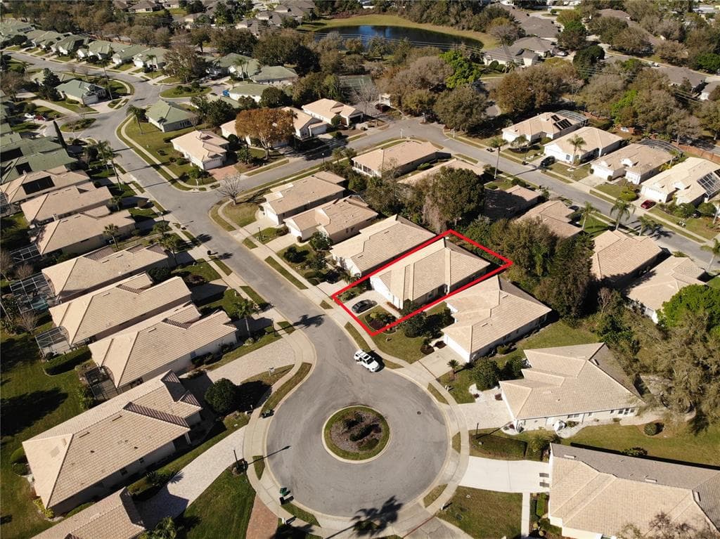 318 FOXHILL COURT DEBARY, FL 32713
