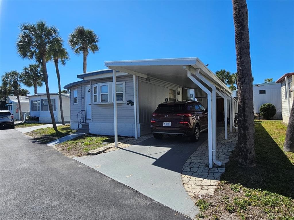 4851 W GANDY BOULEVARD UNIT B13L28 TAMPA, FL 33611