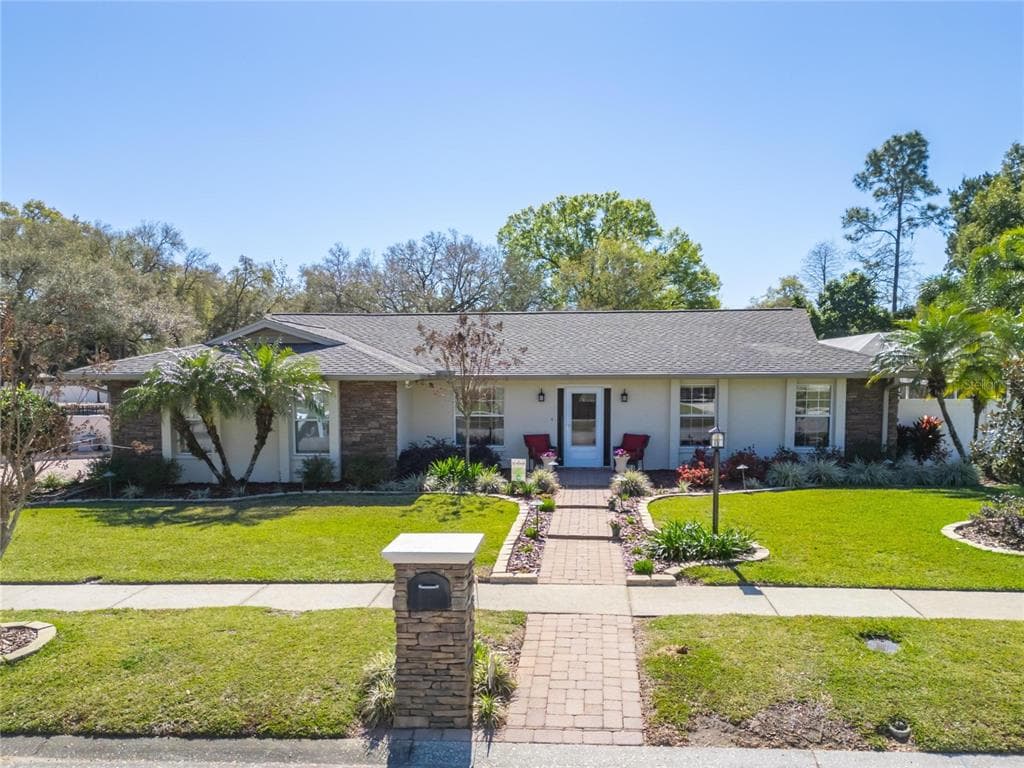 1107 LAKEMONT DRIVE VALRICO, FL 33594