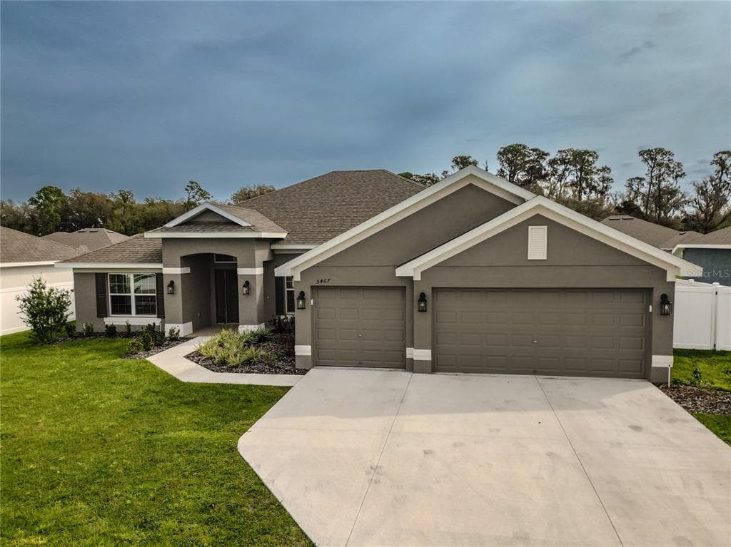 5467 KNIGHTS LANDING DRIVE LAKELAND, FL 33810
