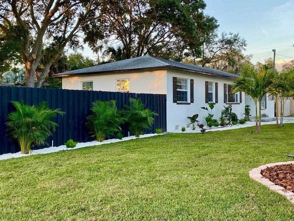 1600 PASADENA DRIVE UNIT A DUNEDIN, FL 34698