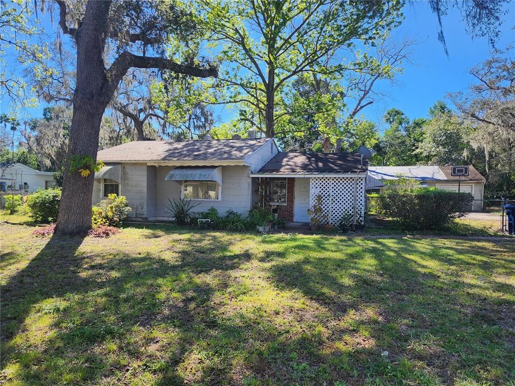 808 W LOWRY LANE TAMPA, FL 33604