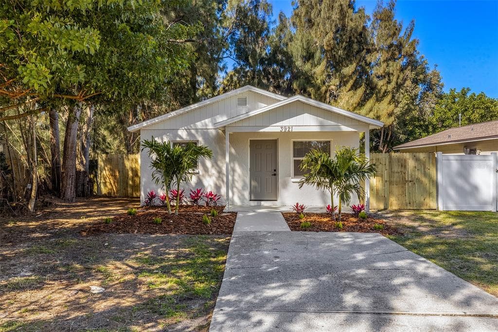 3921 9TH AVENUE S ST PETERSBURG, FL 33711