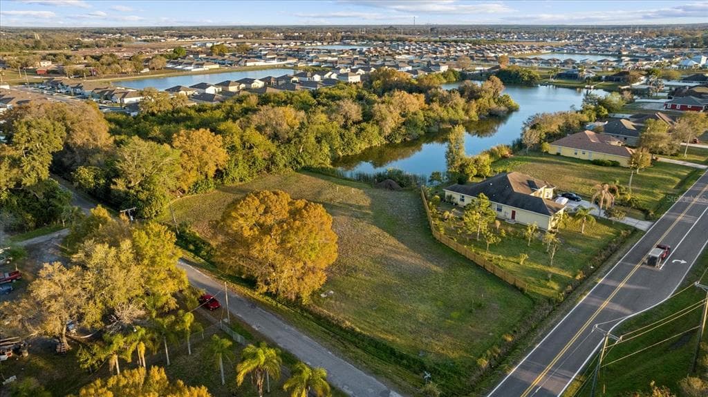 617 10TH AVENUE SE RUSKIN, FL 33570