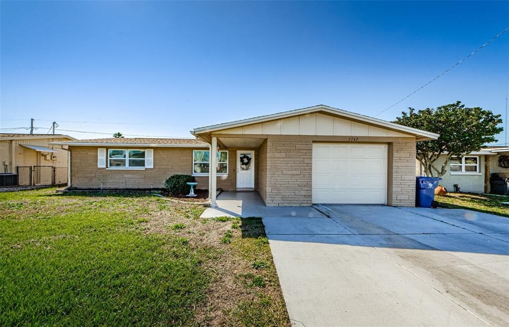 3742 REDWOOD DRIVE HOLIDAY, FL 34691