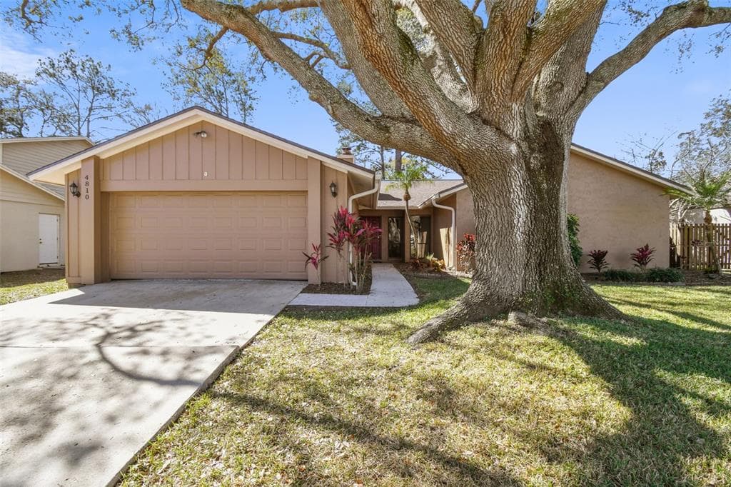 4810 FOX HUNT DRIVE TAMPA, FL 33624