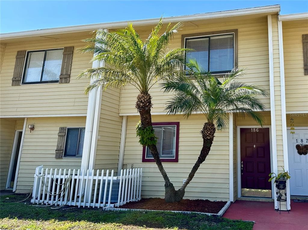 4427 DYLAN LOOP UNIT 186 LAND O LAKES, FL 34639