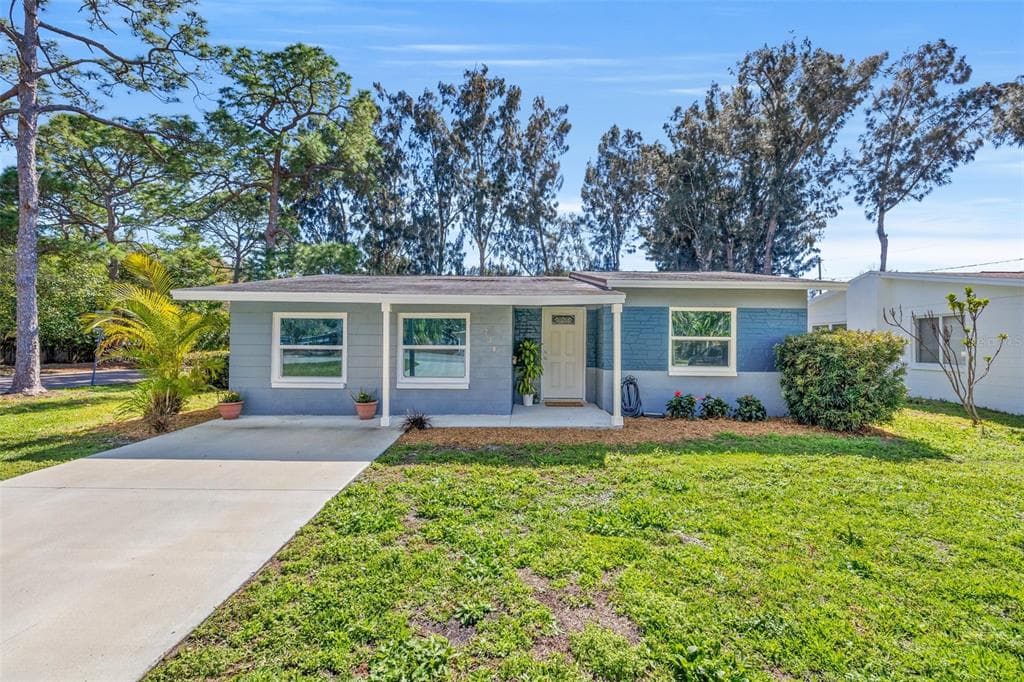 230 83RD AVENUE NE ST PETERSBURG, FL 33702