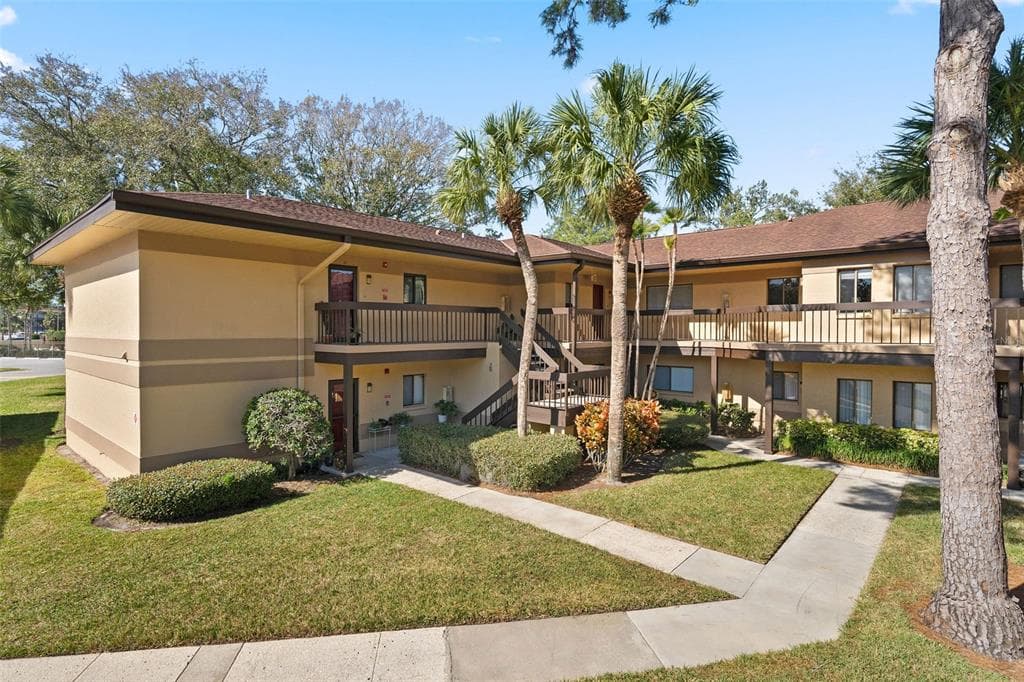 2683 SABAL SPRINGS CIRCLE UNIT 202 CLEARWATER, FL 33761