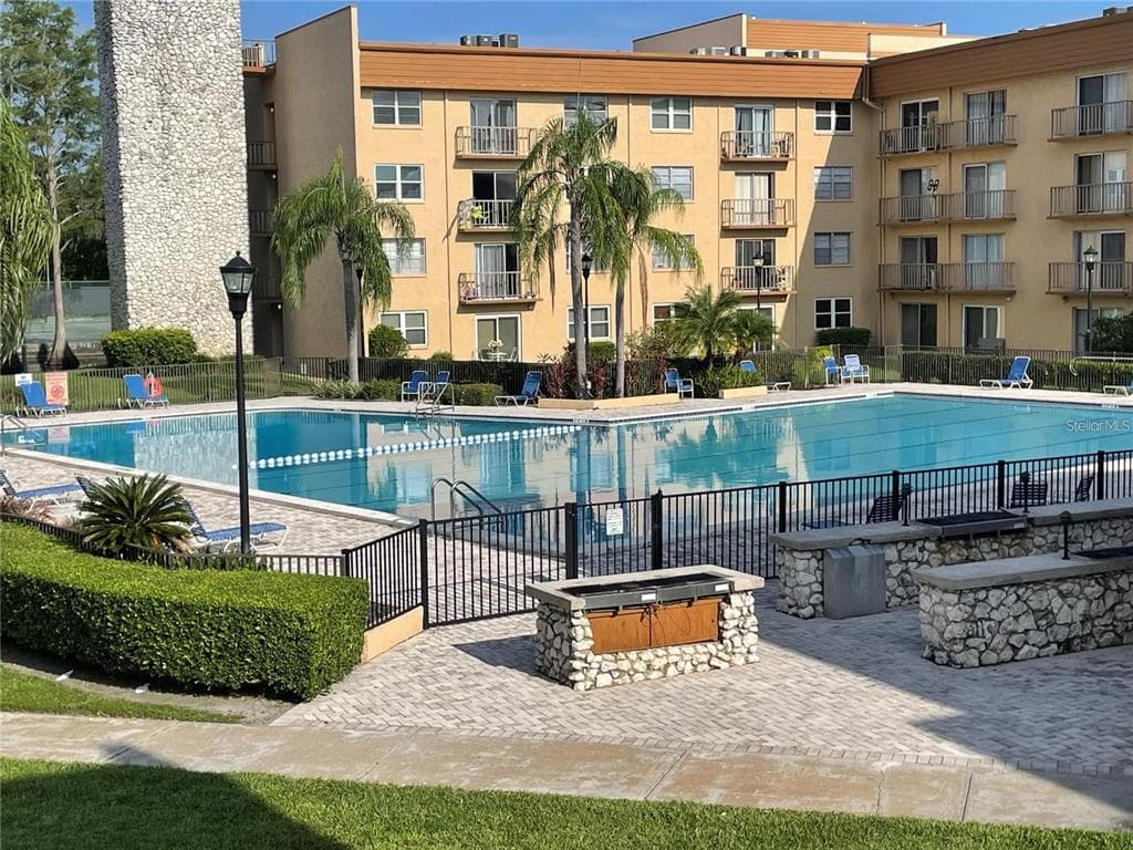 5820 N CHURCH AVENUE UNIT 422 TAMPA, FL 33614