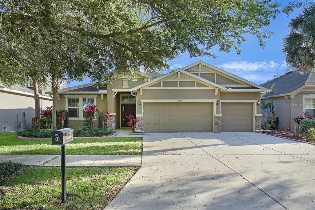 15604 STARLING WATER DRIVE LITHIA, FL 33547