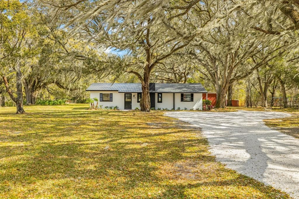 2118 E KEYSVILLE ROAD LITHIA, FL 33547