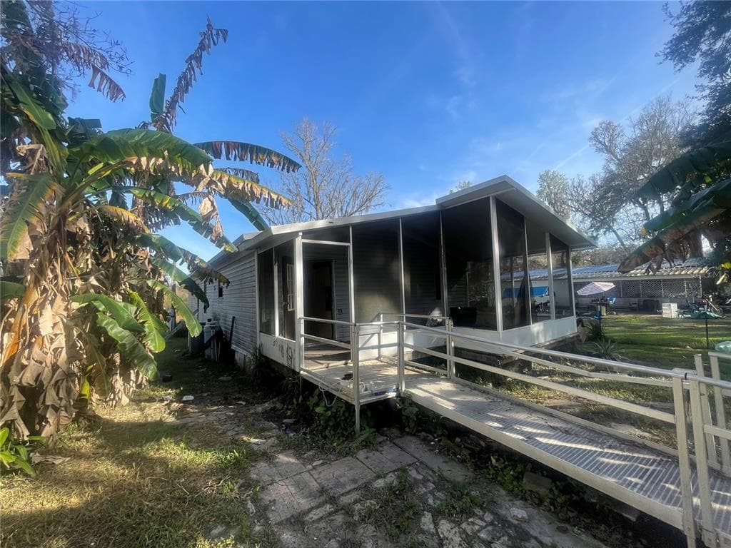11587 CR 675W WEBSTER, FL 33597