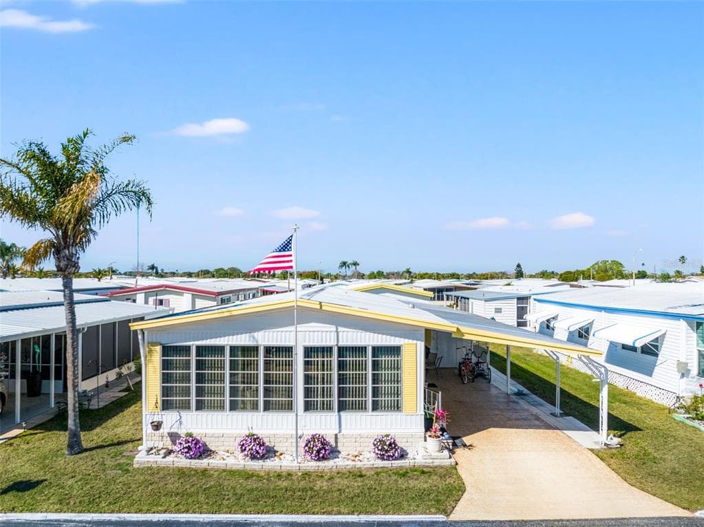 2113 MANOA DRIVE HOLIDAY, FL 34691