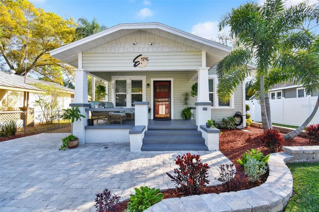 1215 E IDA STREET TAMPA, FL 33603