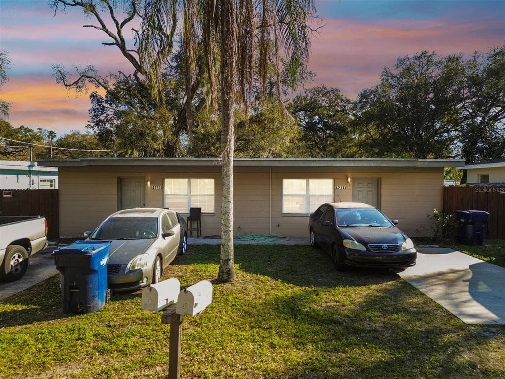 4211 E SEWAHA STREET TAMPA, FL 33617