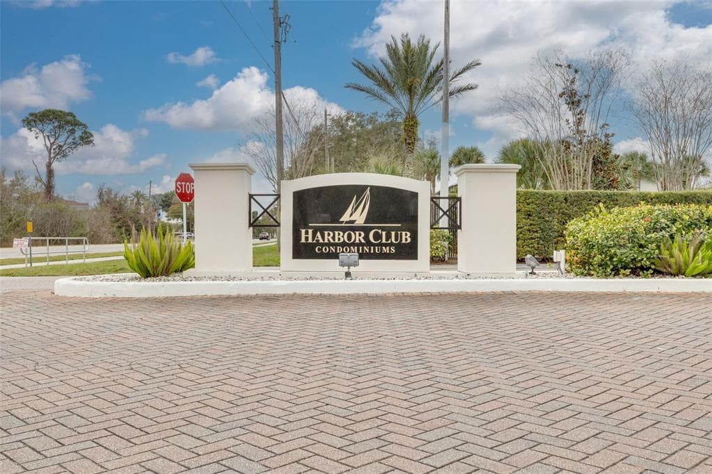 455 ALT 19 S UNIT 103 PALM HARBOR, FL 34683