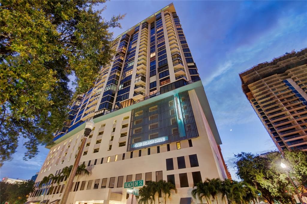 1 BEACH DRIVE SE UNIT 1604 ST PETERSBURG, FL 33701