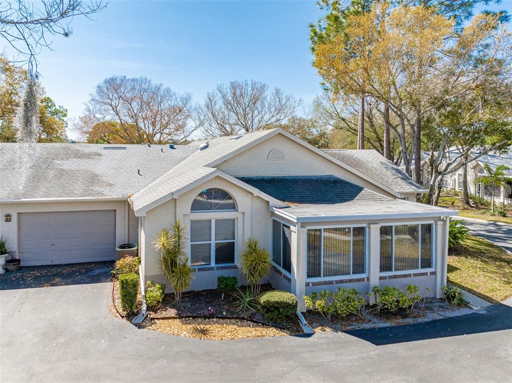 1116 GOLFVIEW WOODS DRIVE UNIT 1116 SUN CITY CENTER, FL 33573