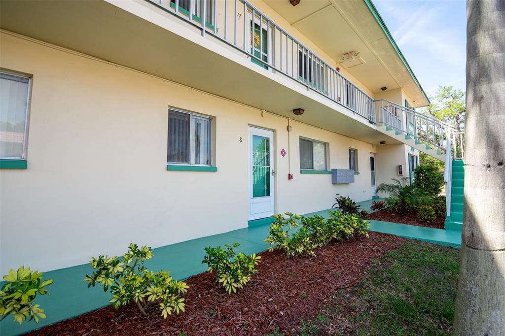 2001 GREENBRIAR BOULEVARD UNIT 8 CLEARWATER, FL 33763