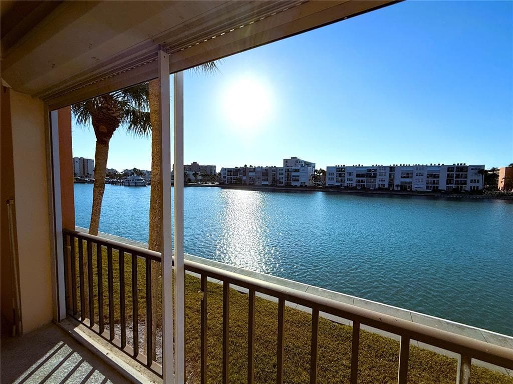 7560 BAY ISLAND DRIVE S UNIT 246 SOUTH PASADENA, FL 33707