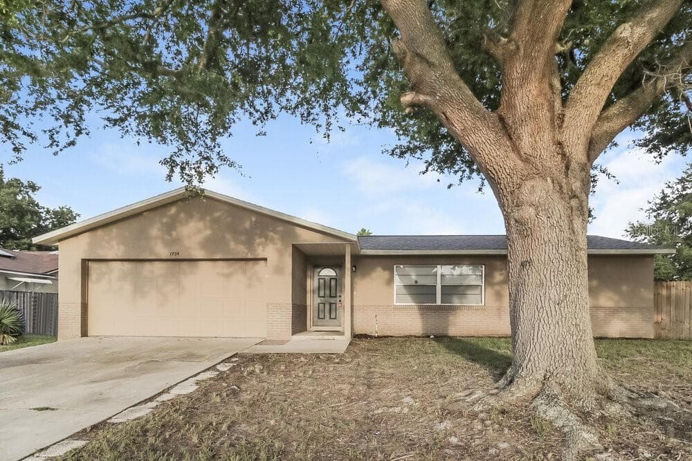 1734 OAK BREEZE AVENUE KISSIMMEE, FL 34744