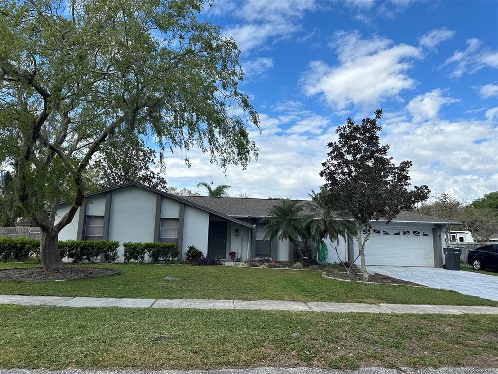 3318 LAS BRISAS DRIVE