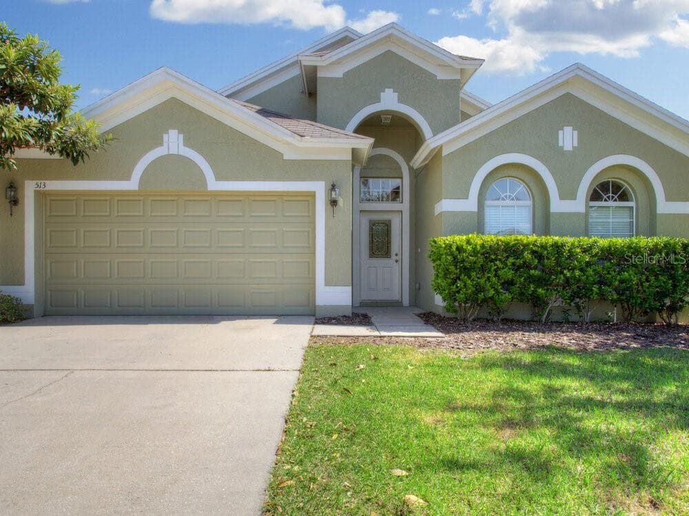 513 9TH STREET NE RUSKIN, FL 33570