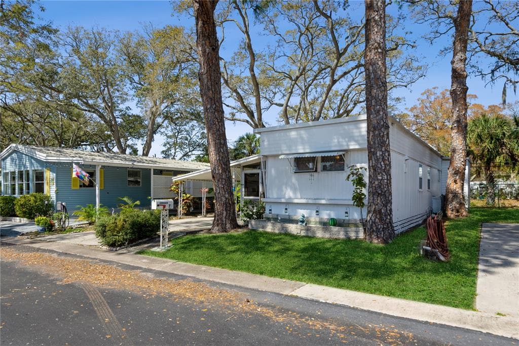 7803 46TH AVENUE N UNIT 73 ST PETERSBURG, FL 33709